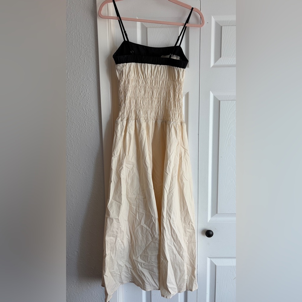 Moon River Spaghetti Strap Smocked Midi Dress - Picture 11 of 12